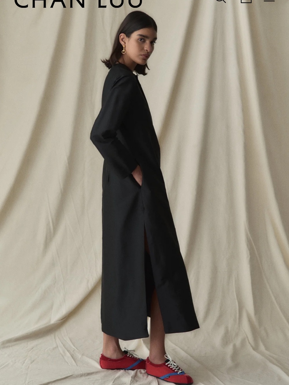 Chan Luu Black Long Satin Robe - Picture 4 of 6